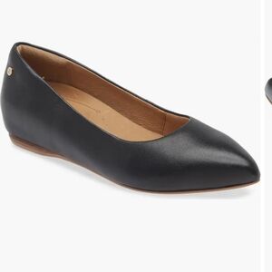 Frankie4 Black Leather Women's Flats